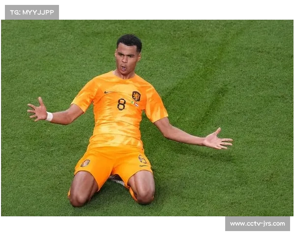 加克波中柱三次后顽强破门上演帽子戏法展现斗志拼搏精神