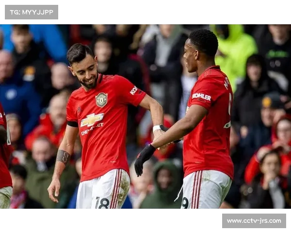 德利赫特稳健防守关键铲断 赢得曼联球迷热烈欢呼